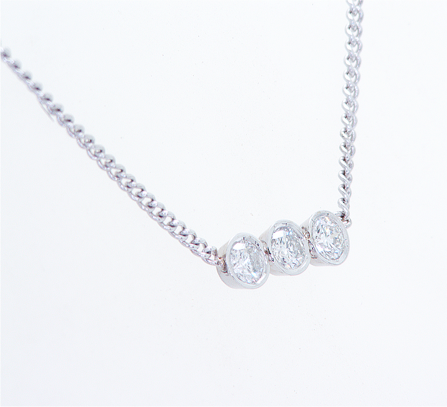 Necklace with 2025 three stones