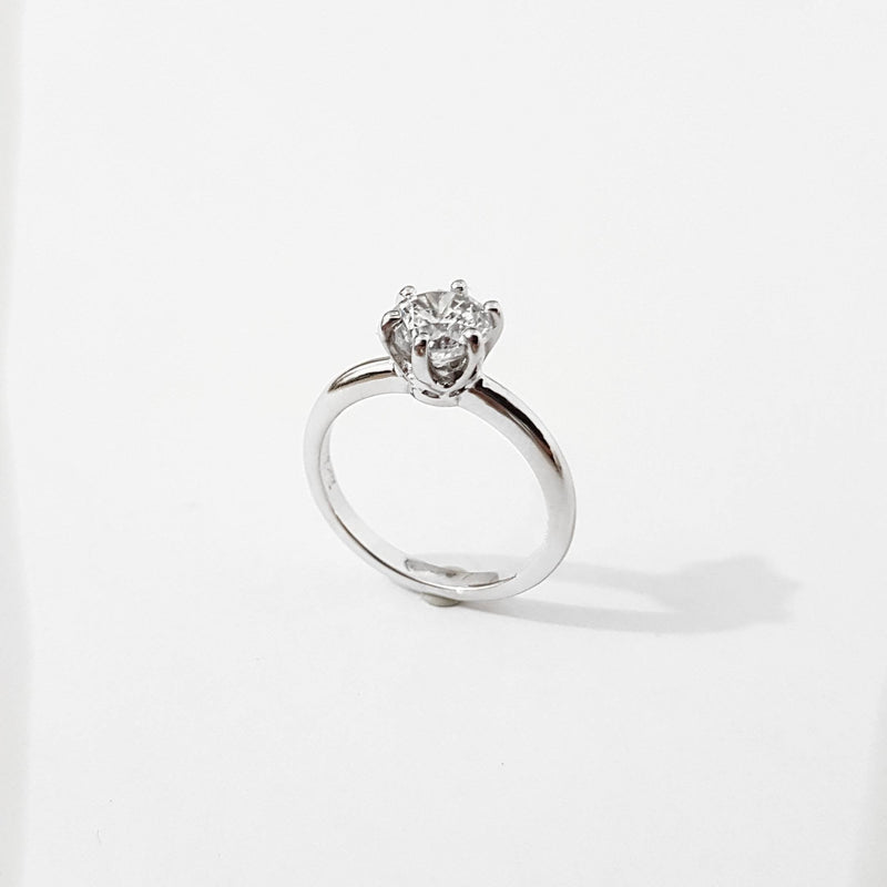 0.90 Carats Solitaire Engagement Ring